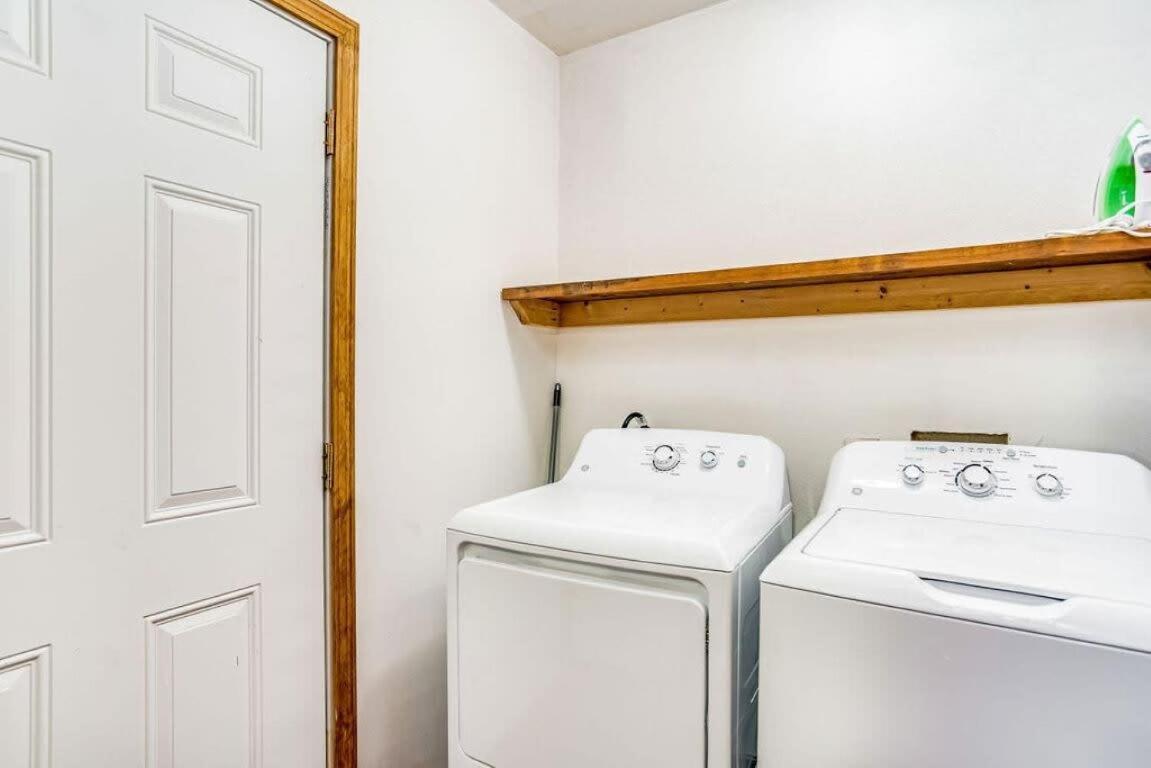 Brilliant In Bellview-Back Unit-- Mins To Nas Pensacola, Beach, Shopping Εξωτερικό φωτογραφία